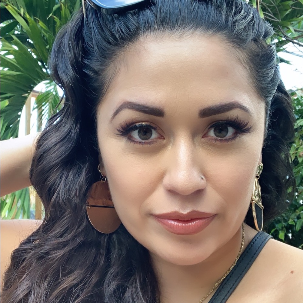 Meet your Posher, Diana